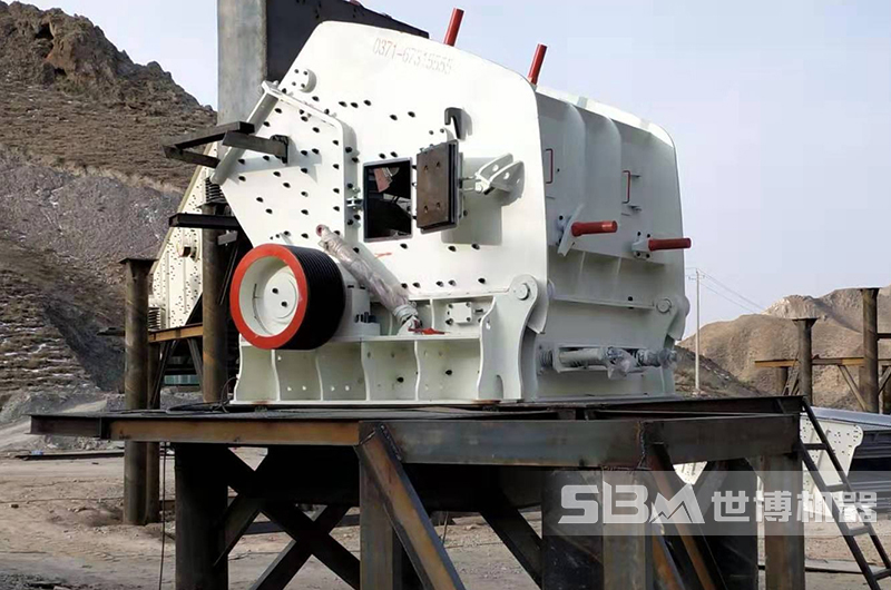 破碎機，反擊式破碎機現場