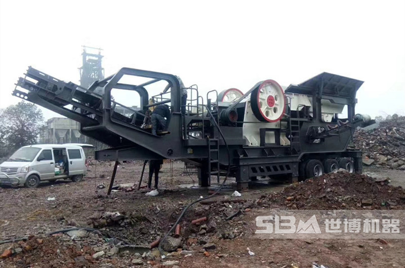 建筑垃圾粗碎移動(dòng)破碎機(jī)，顎破移動(dòng)破碎機(jī)