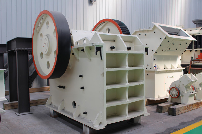 石子粗碎破碎機顎式破碎機