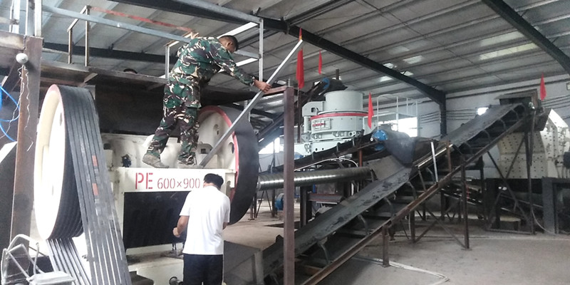 石料場(chǎng)600*900鄂式破碎機(jī)現(xiàn)場(chǎng)圖