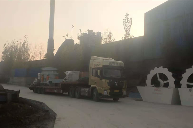 圓錐破破碎就、洗砂機(jī)發(fā)貨現(xiàn)場