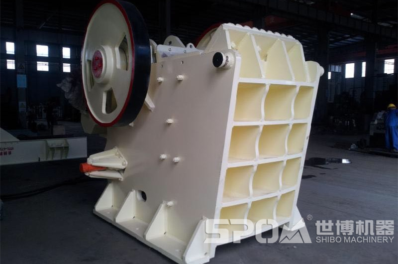 時產200噸顎式破碎機