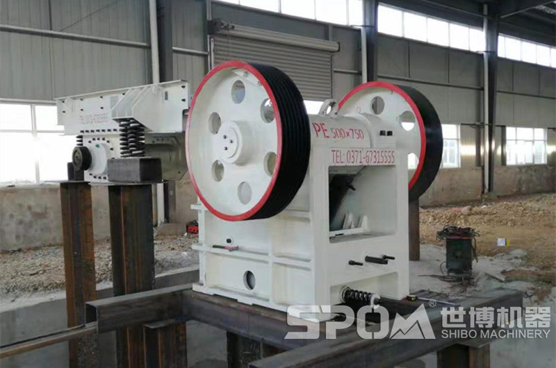 顎式破碎機，粗碎石頭破碎機