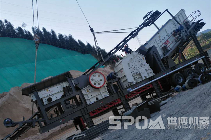 四組合1214反擊式移動(dòng)破碎站