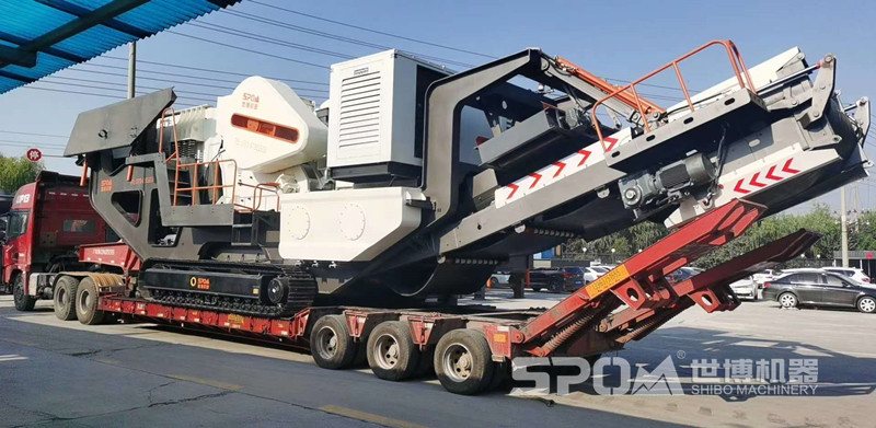 世博履帶柴油顎式破碎機發貨