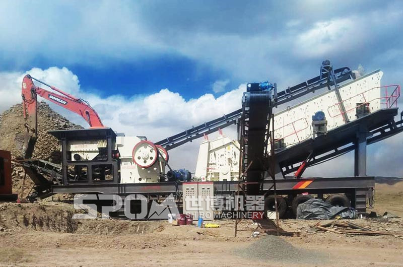 小型移動(dòng)沙石破碎機(jī)，四組合移動(dòng)破碎機(jī)