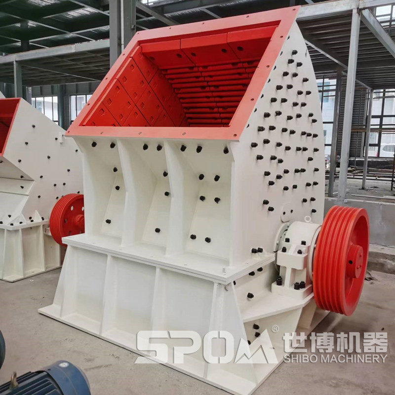 1012錘式破碎機(jī)車間實拍圖